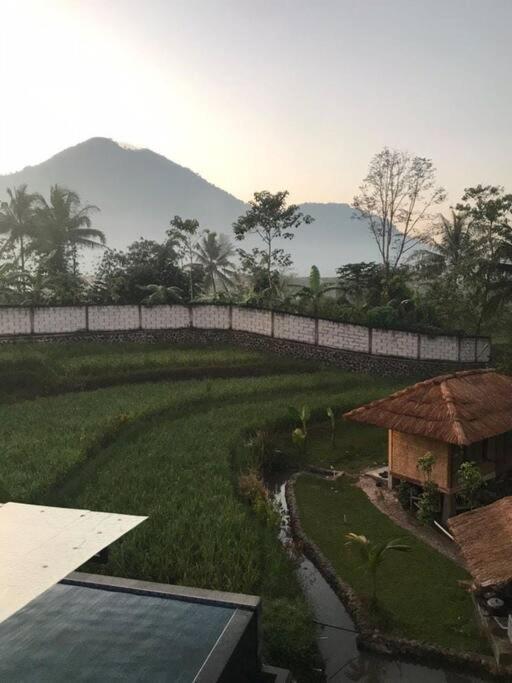 Villa As-Salam, Kadungora, Garut Kültér fotó